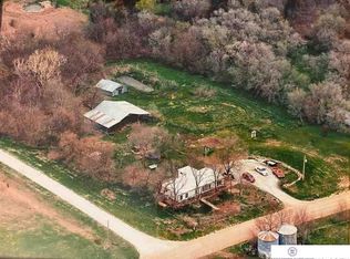 1458 Oak Grove Rd, Raymond, NE 68428