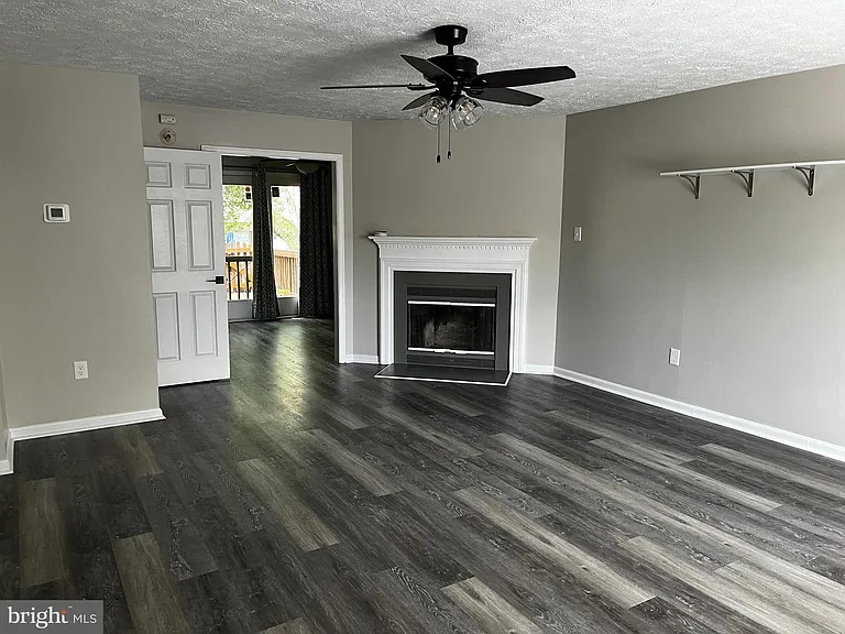 321 Tudor Dr — Photo 2