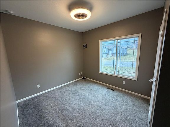 4th image of 2321 S Heartland Ct