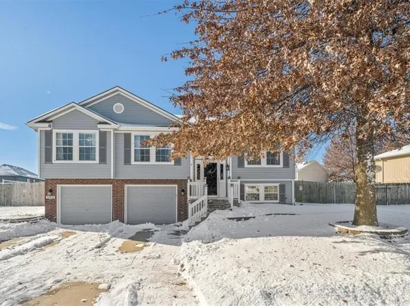 502 NE Salem St, Oak Grove, MO 64075