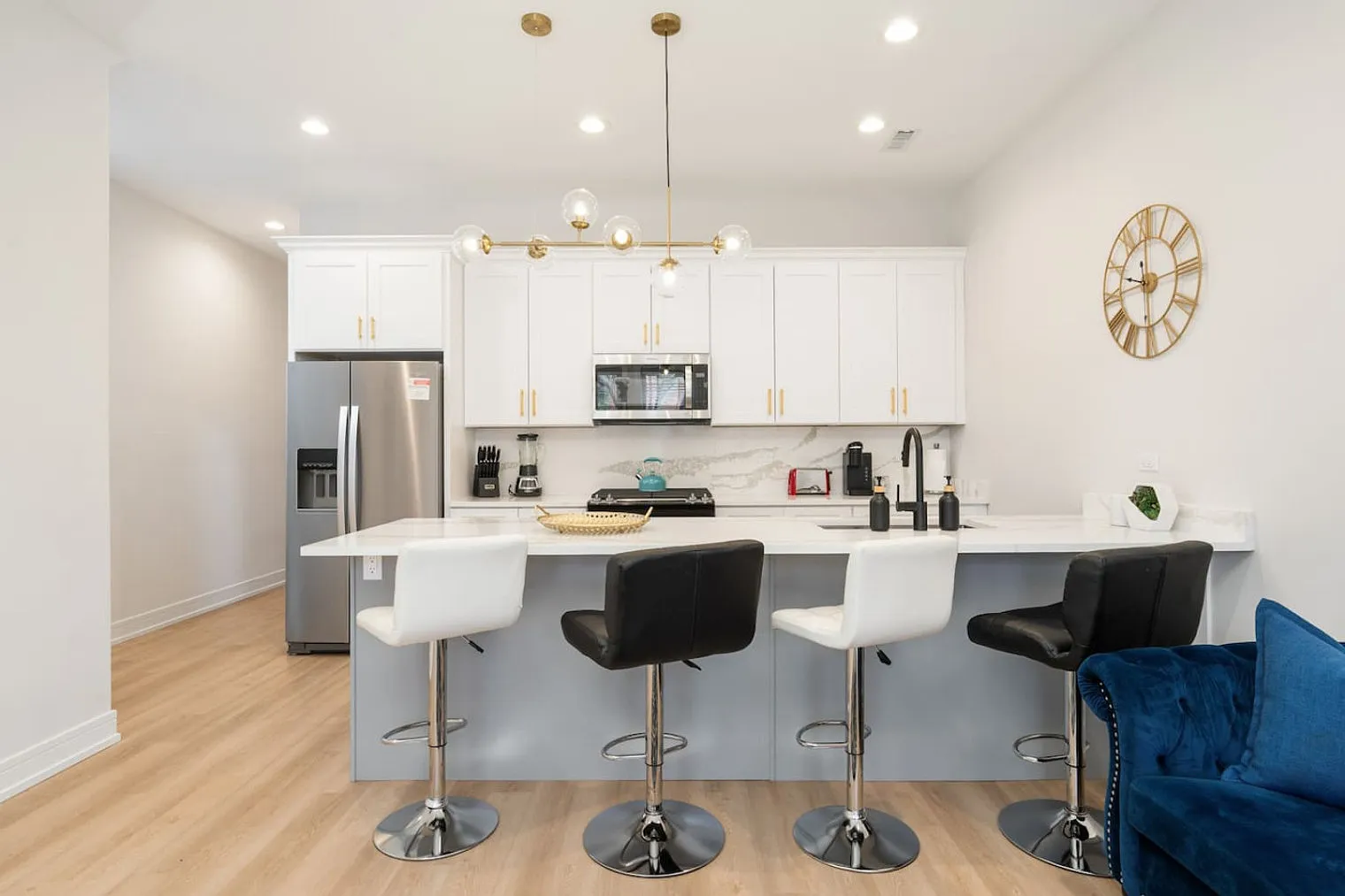 3 bed, 2.0 bath, 1614 sqft, $3,277 — Photo 3