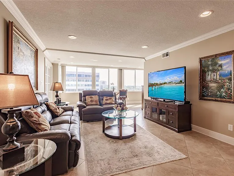 1055 W Peppertree Dr #606AA — Photo 10