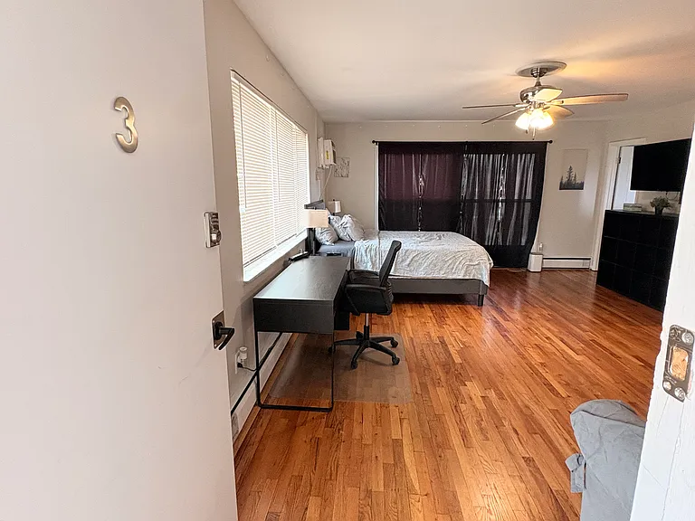 2543 Vera Ave #3 — Photo 2