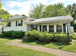 306 Williamsburg Rd, Sterling, VA 20164