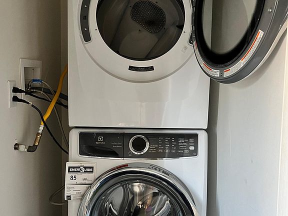 5th image of 2104 Kensington Ave