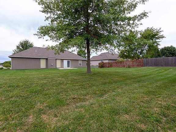 4th image of 13800 Station Dr
