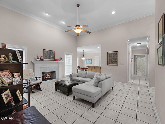 4th image of 2111 Willow Trace Dr