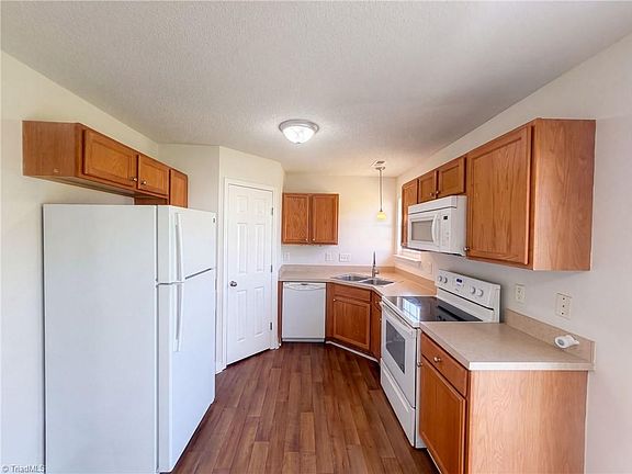 2nd image of 6008 White Chapel Way