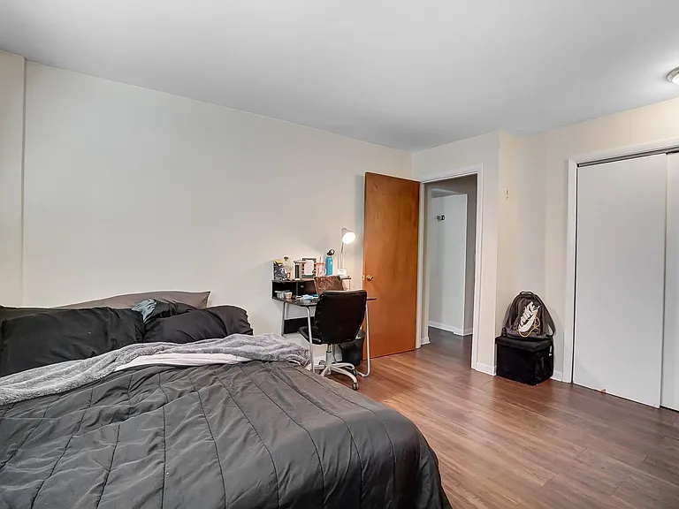 454 Warner St — Photo 5