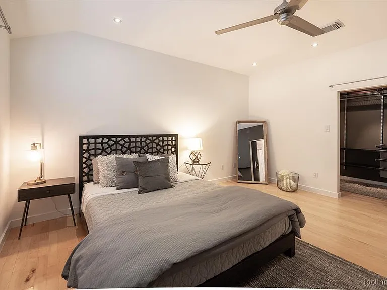 902 W Heights Hollow Ln — Photo 6