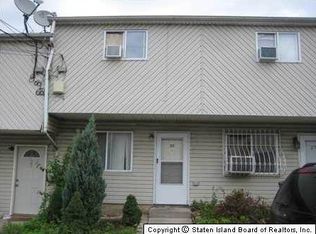 25 Betty Ct, Staten Island, NY 10303