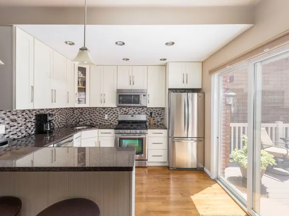 102 Devoe St, Brooklyn, NY 11211