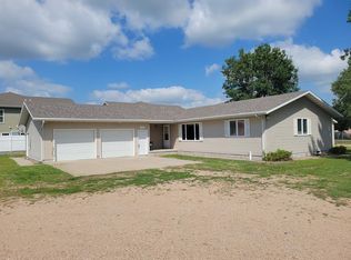 117 Seedling Mile Ct, Grand Island, NE 68801
