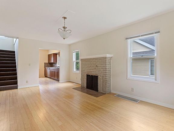 4th image of 1714 Thomas Ave N