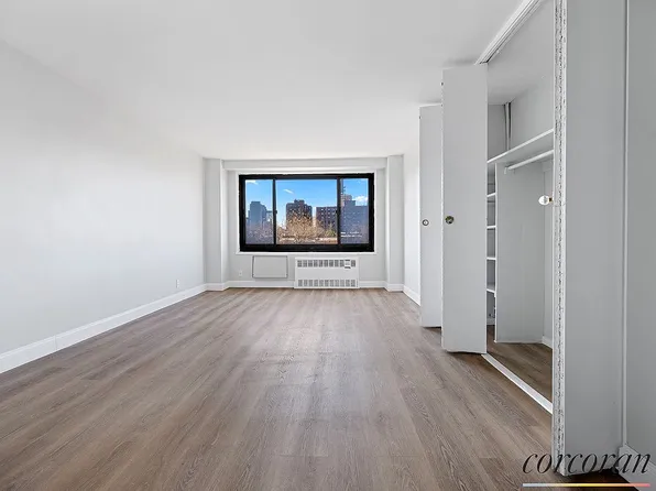 185 Hall St APT 609, Brooklyn, NY 11205