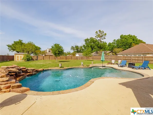502 Sydney, Thorndale, TX 76577