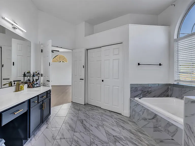 409 Baldwin St — Photo 19