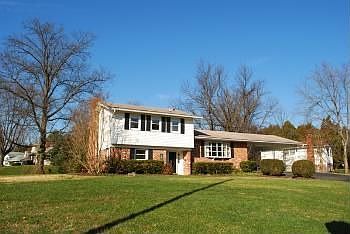 1st image of 8304 W Boulevard Dr