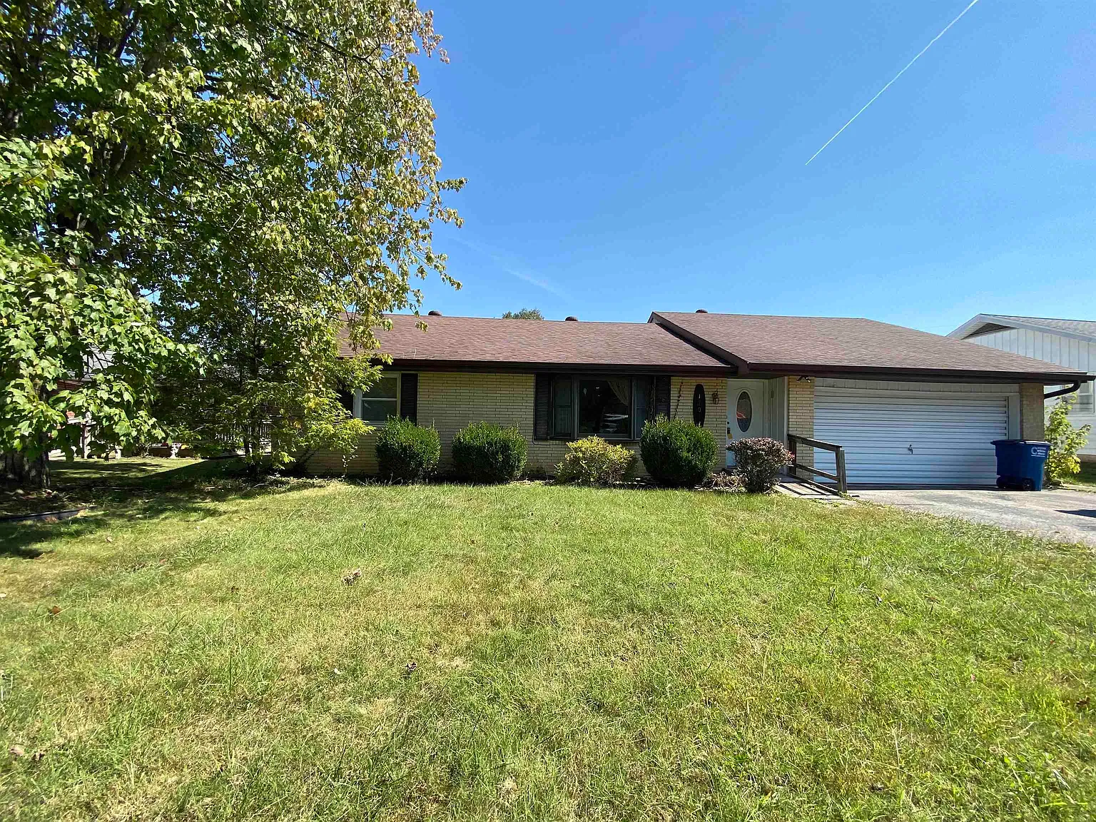 1706 Linwood Dr photo 1