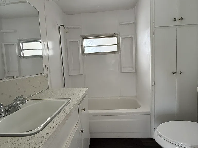 4851 W Gandy Blvd #29 — Photo 8