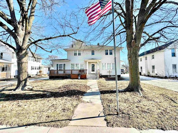 335 S Main St, Roseville, IL 61473