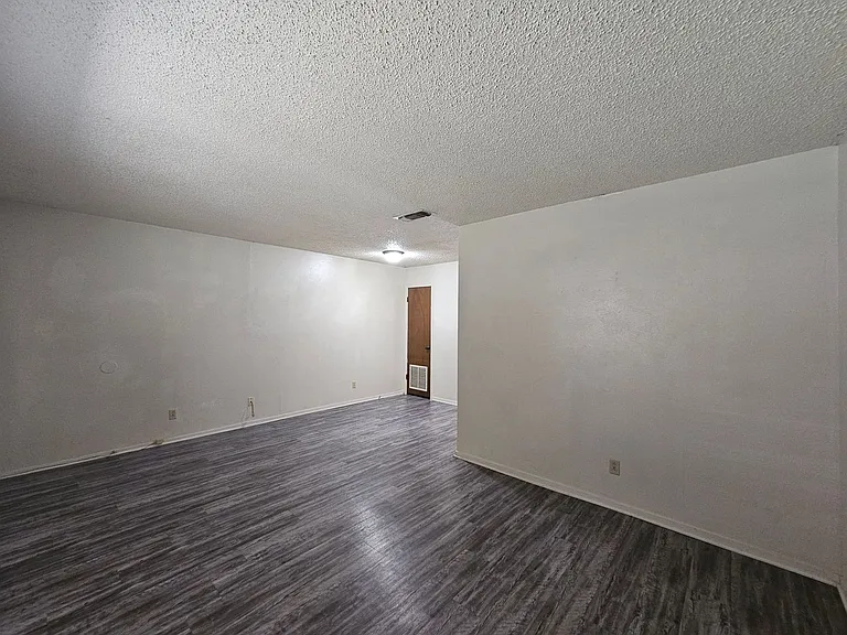 2106 Wheeler Ave #B — Photo 6
