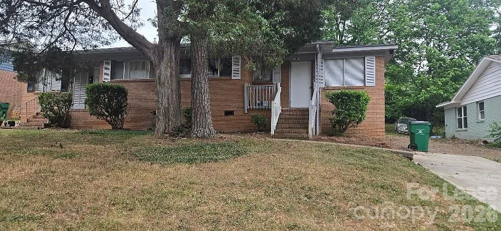 3 bed, 1.5 bath, 959 sqft, $1,395 — Photo 2