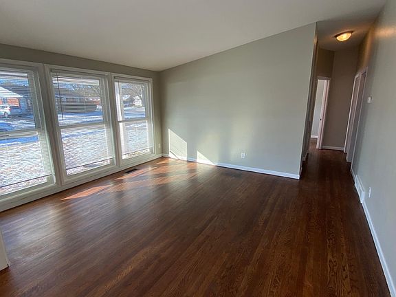 Vaulted ceilings, hardwood floors. Video at www.willisandrife.com/rent