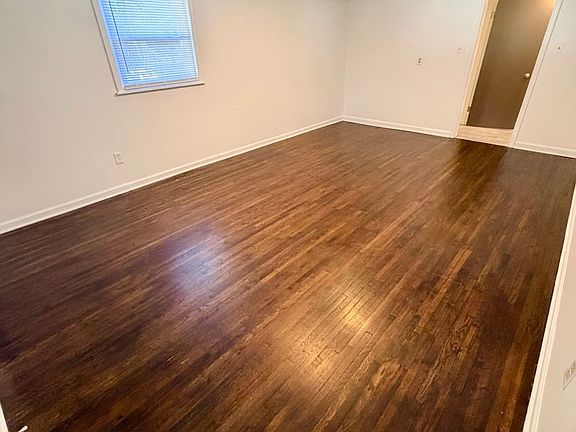 5th image of 133 Brown Ave