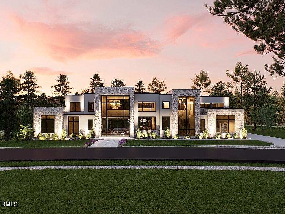 1st image of 300 Dartmouth Rd