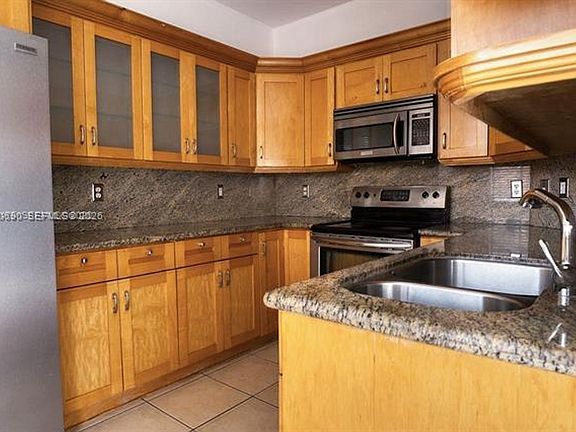 4th image of 12193 SW 124th Ct #Townhouse 12193