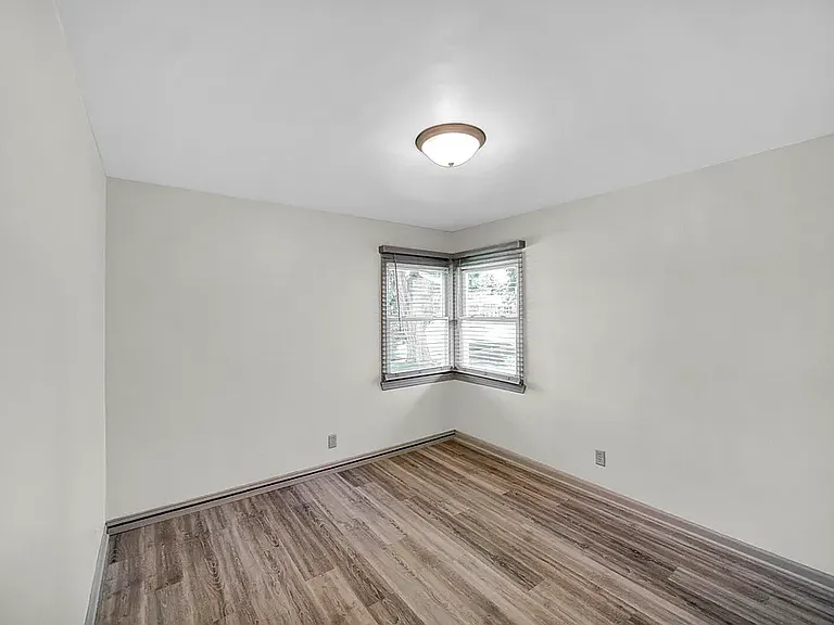 6740 Olcott Ave — Photo 12