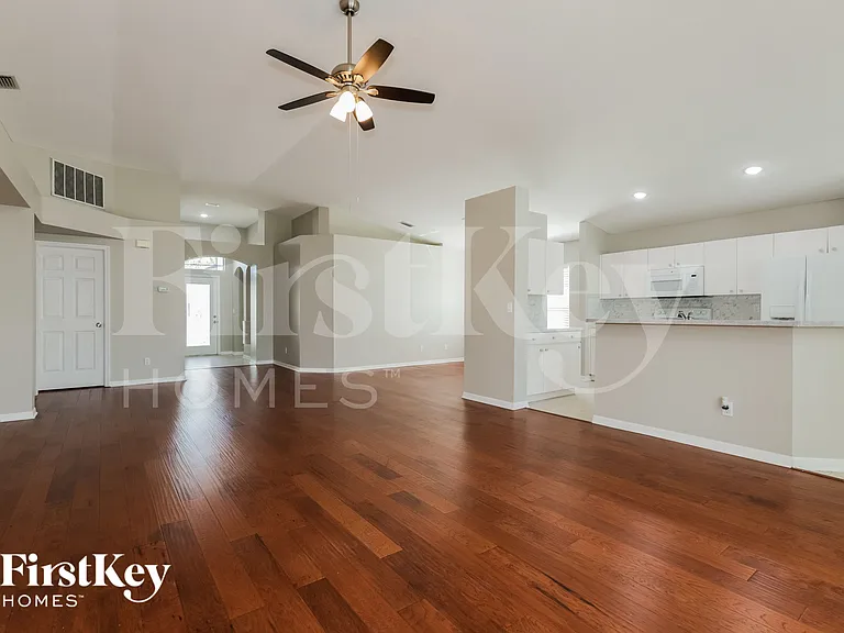 4312 Horseshoe Pick Ln — Photo 2