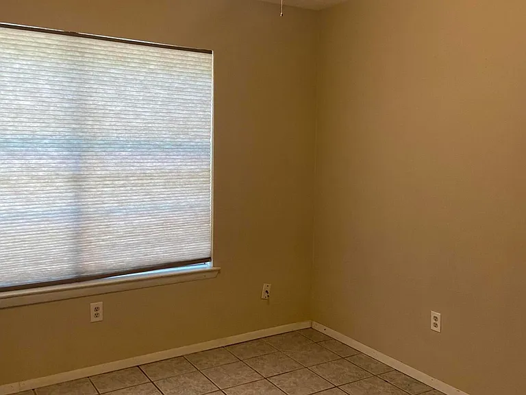 4908 Fairwood Dr — Photo 16