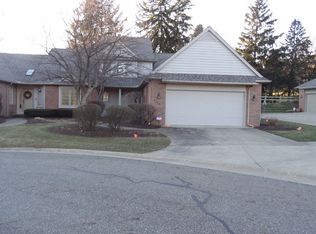 5175 Sea Pines Cir NW, Canton, OH 44718