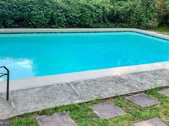 5th image of 3335 Whitehall Dr
