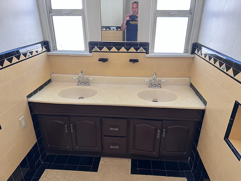 4307 York Blvd — Photo 32