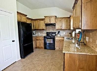 4th image of 16017 Sonador Dr