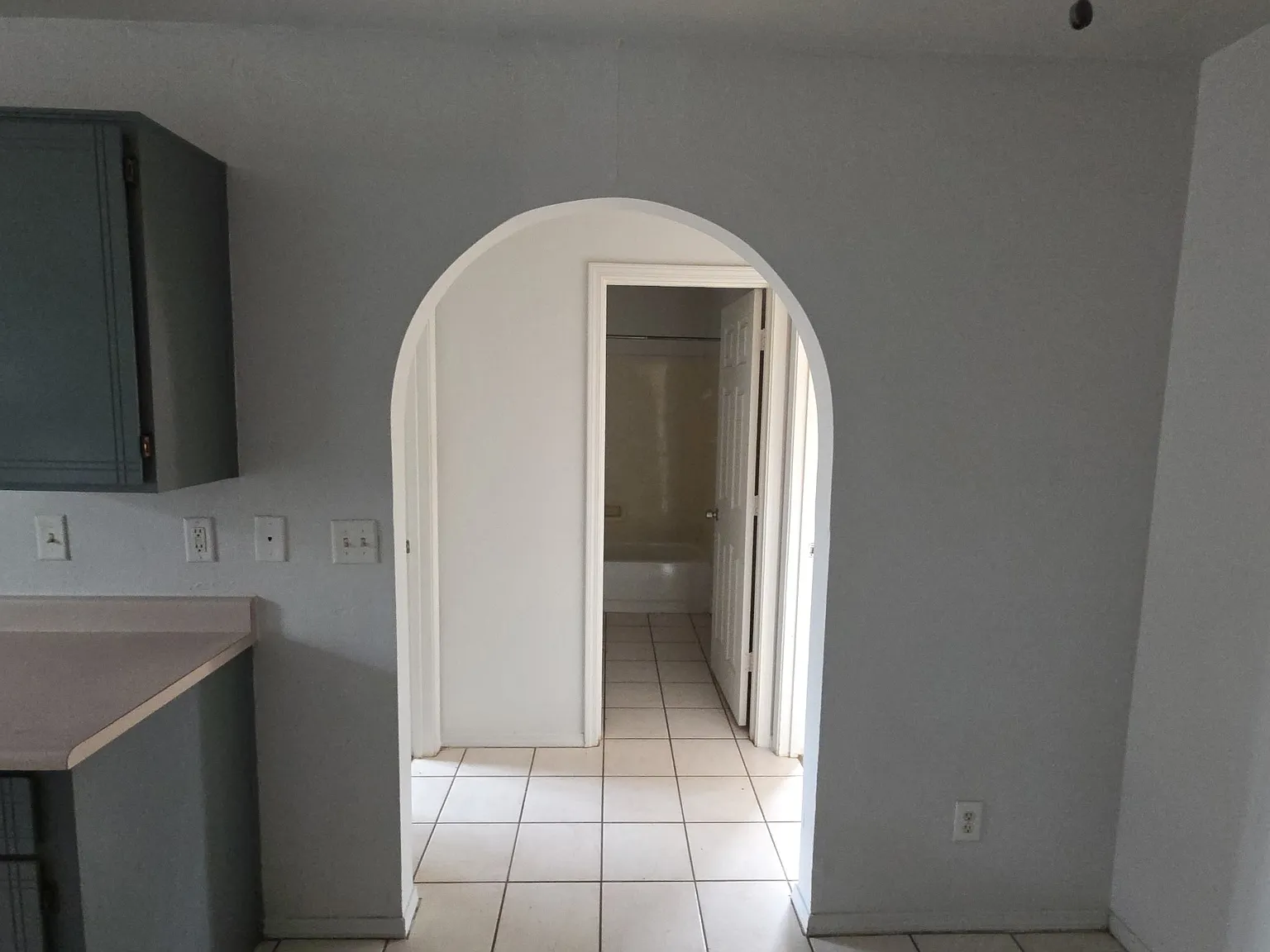 2 bed, 738 sqft, $1,600 — Photo 3