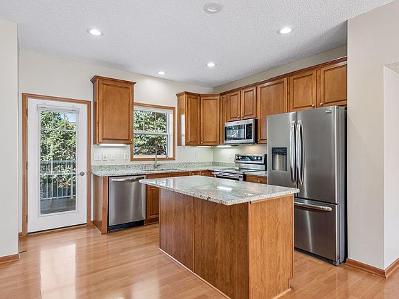 5th image of 3264 Oak View Dr