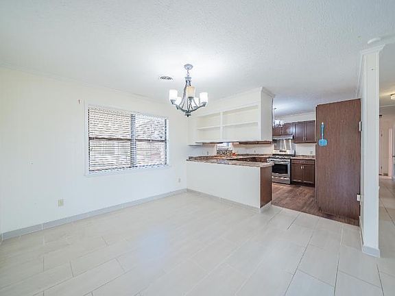 4th image of 105 Tindall Cir