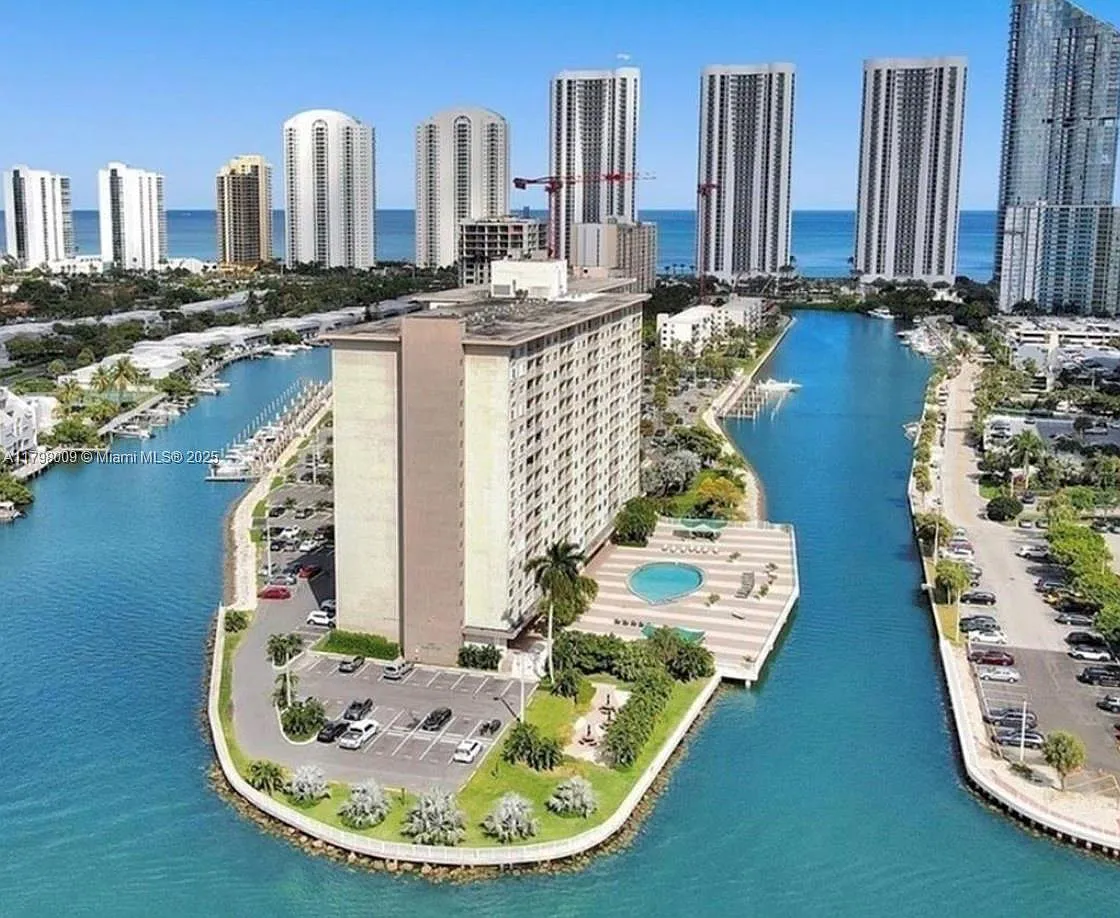 1 bed, 720 sqft, $1,750 — Photo 2
