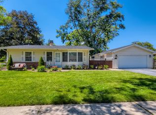 118 Saint Marys Pkwy, Buffalo Grove, IL