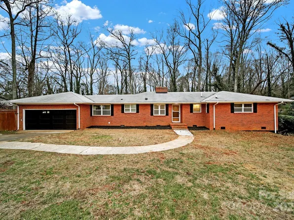 8901 Douglas Dr, Charlotte, NC 28217