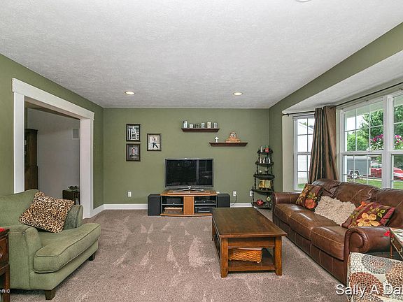 4th image of 10934 Skylane Ct