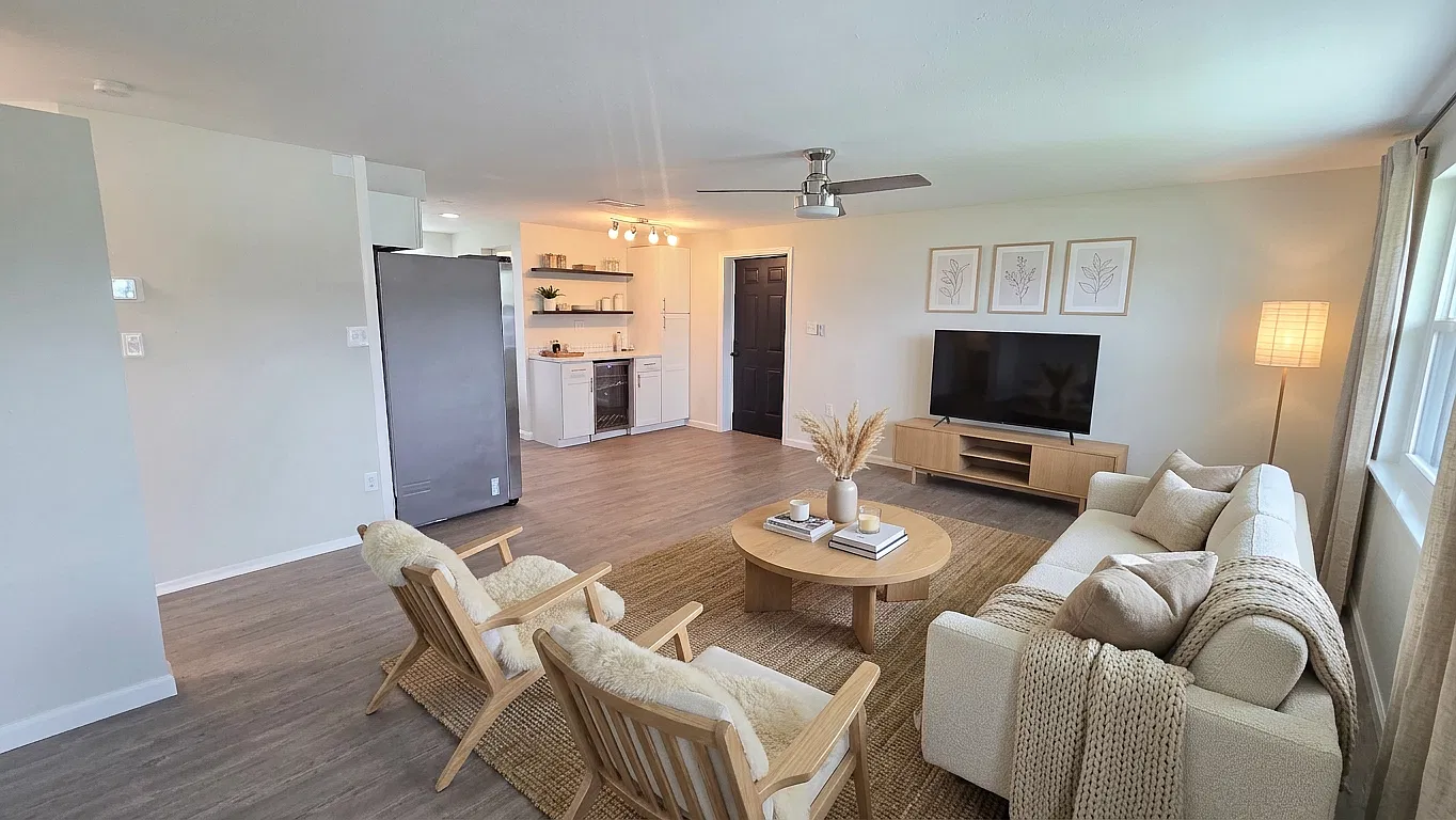2 bed, 1.5 bath, 938 sqft, $1,990 — Photo 2