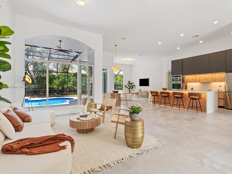 1st image of 10275 Oak Meadow Ln