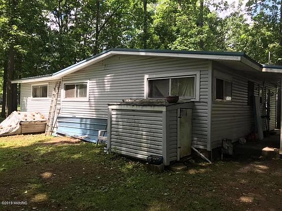3rd image of 2397 Park Dr