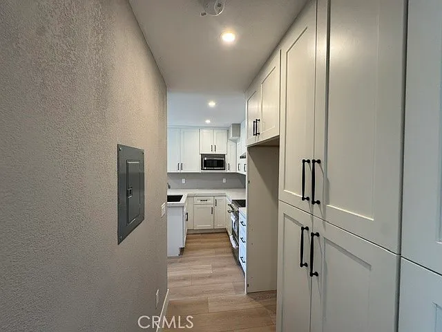 2 bed, 600 sqft, $1,900 — Photo 4