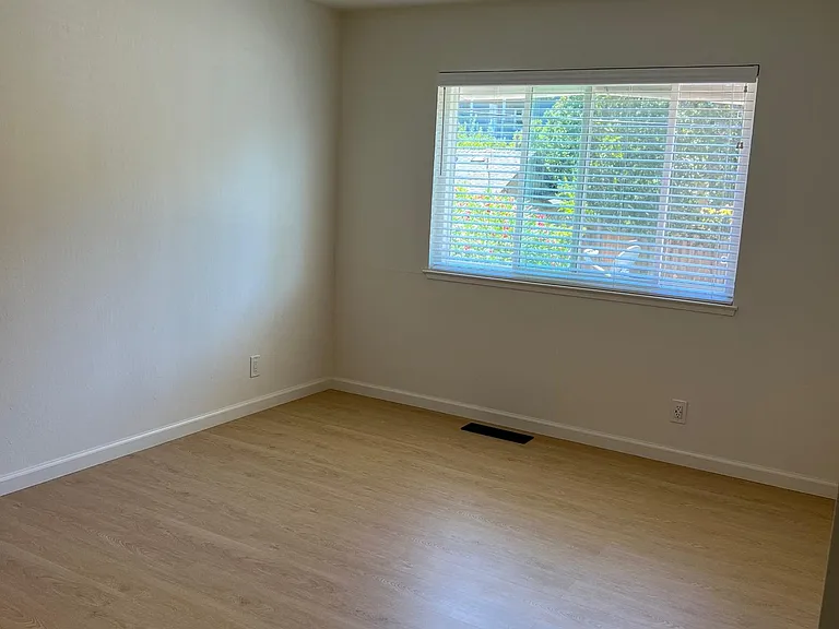 3577 Brook St — Photo 9